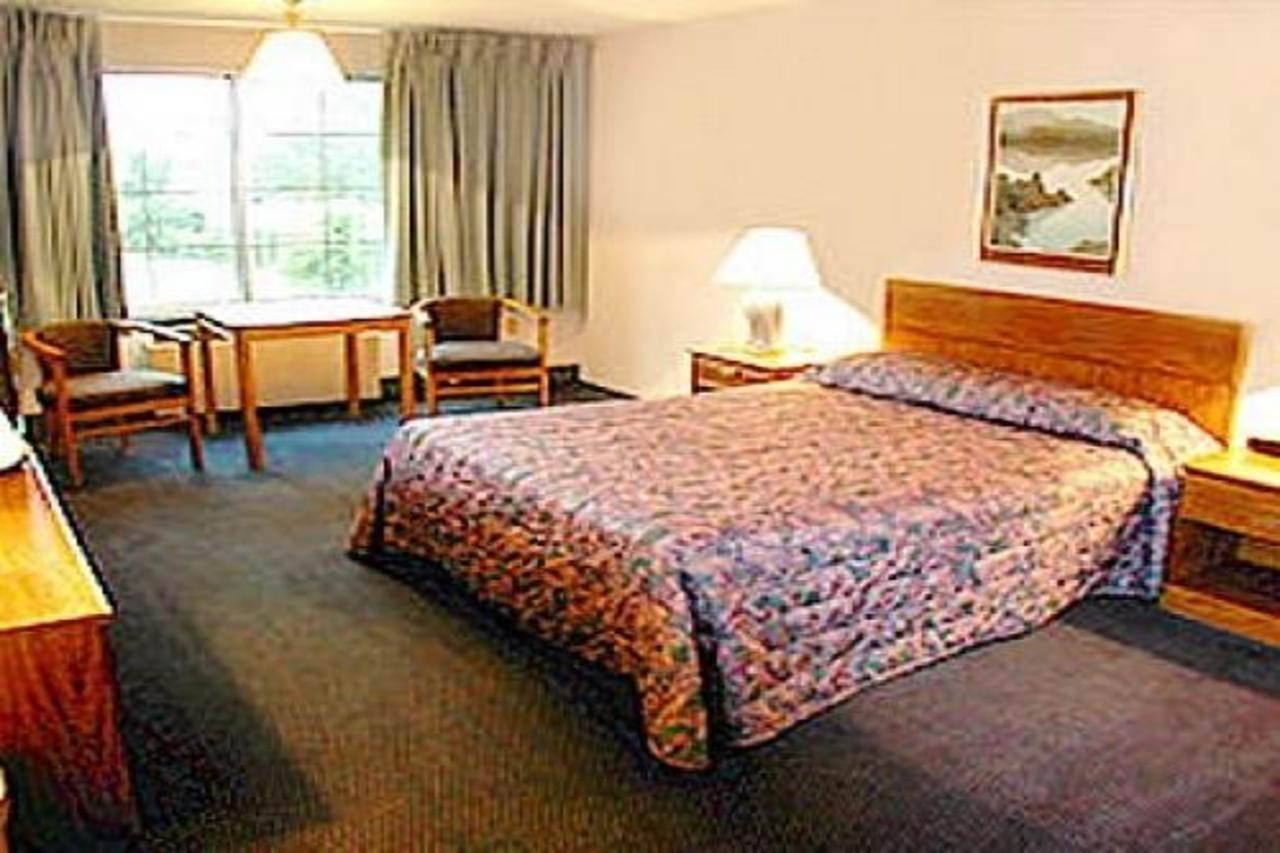 Aurora Fox Valley Inn Exterior foto